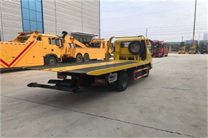 龙里非事故拖车