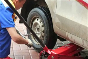 龙里附近拖车24小时服务热线电话