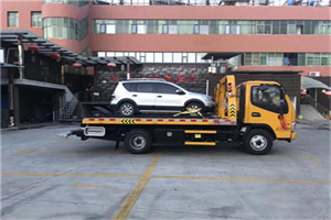 龙里汽车紧急补胎换胎救援