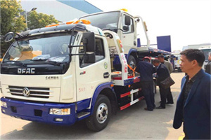 龙里汽车道路救援拖车价格